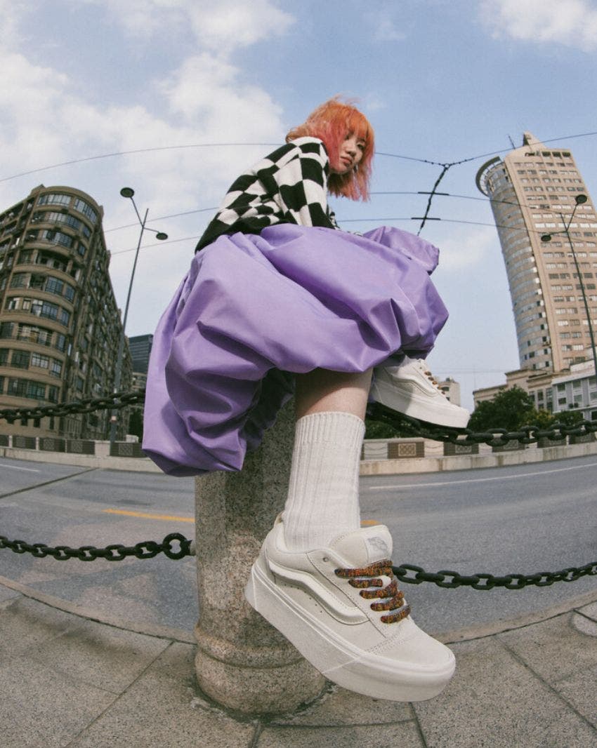 Girl wearing sale platform vans