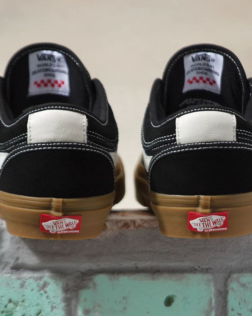 Vans chukka boot black gum hot sale